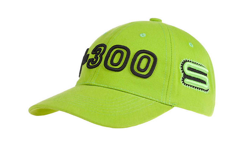 Apfelgrüne Basecap als Werbemütze von der Stickerei Stoiber. Apfelgrüne Basecap als Werbemütze von der Stickerei Stoiber.